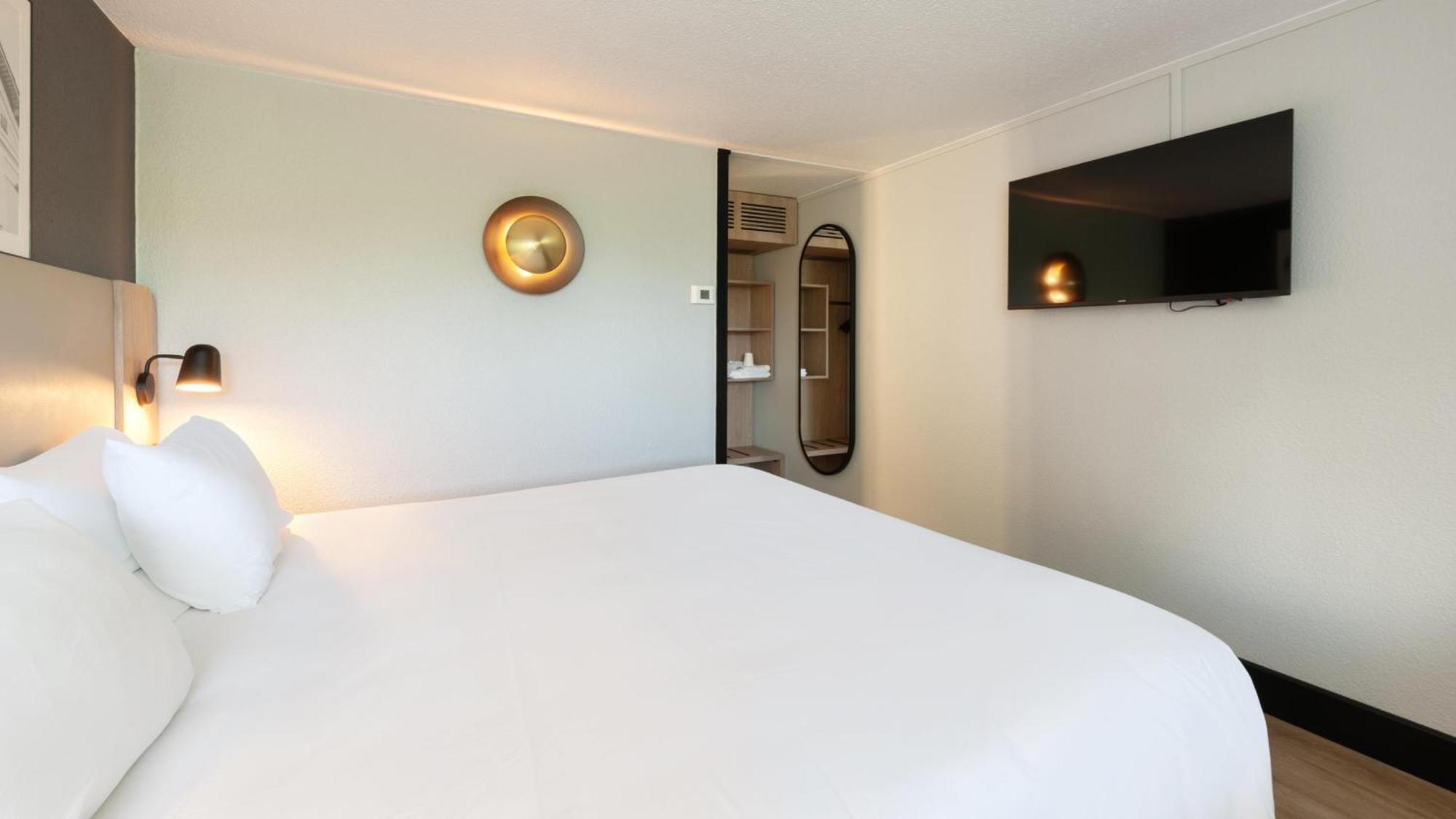 Campanile Argenteuil Hotel Exterior foto