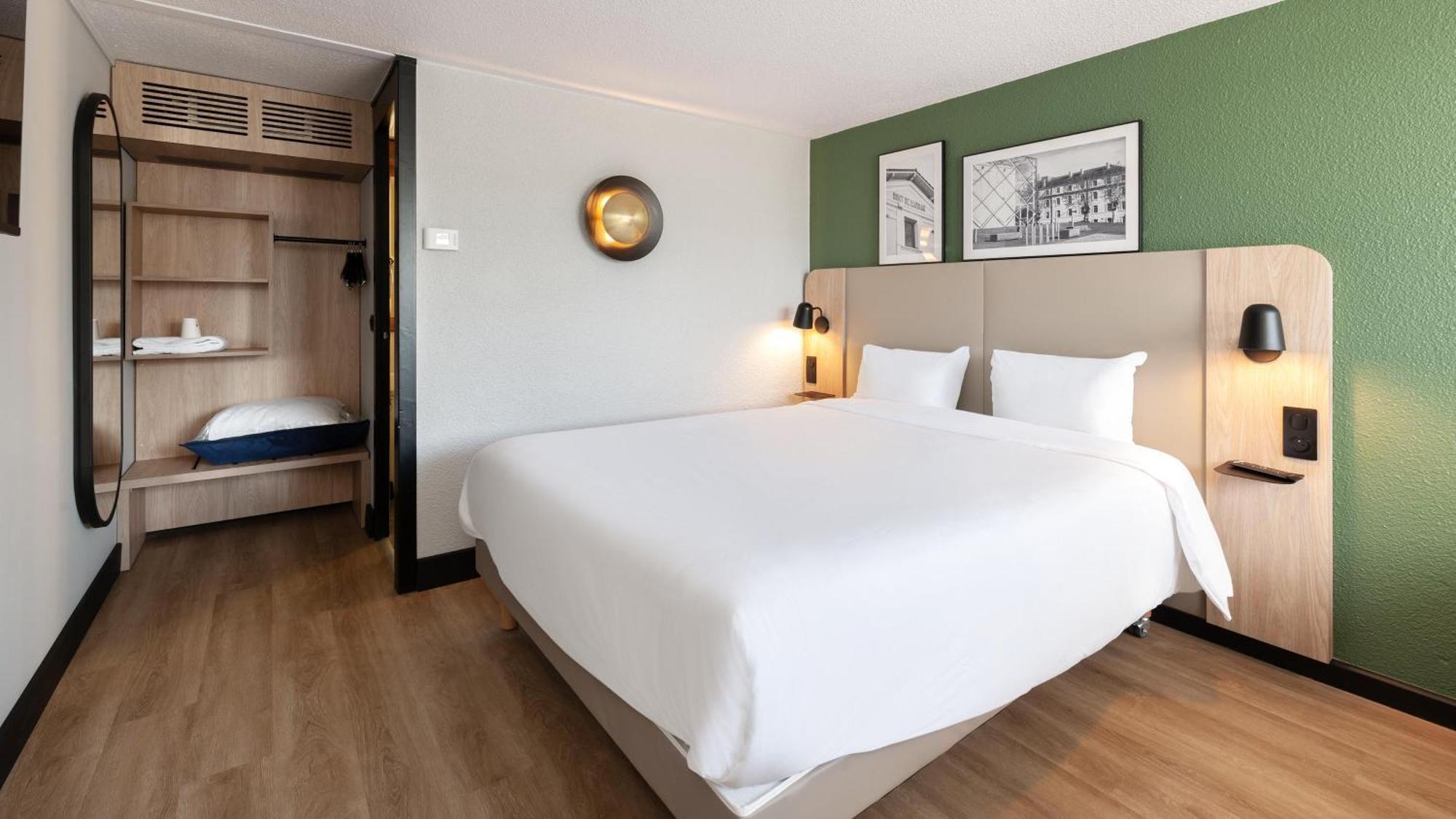 Campanile Argenteuil Hotel Exterior foto